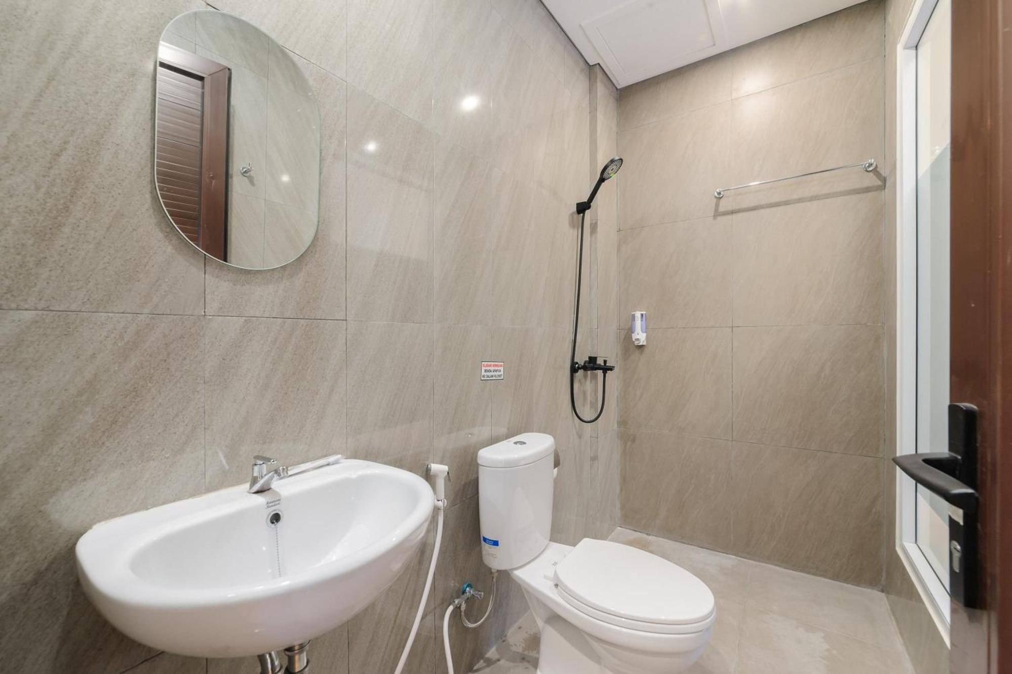 Sans Hotel Tajur Bogor Bantarkamang 外观 照片